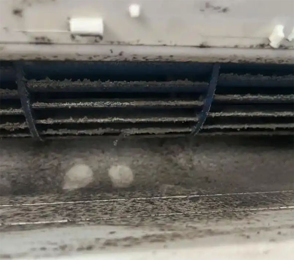 琼中空调吹的风有股烧焦味是怎么回事